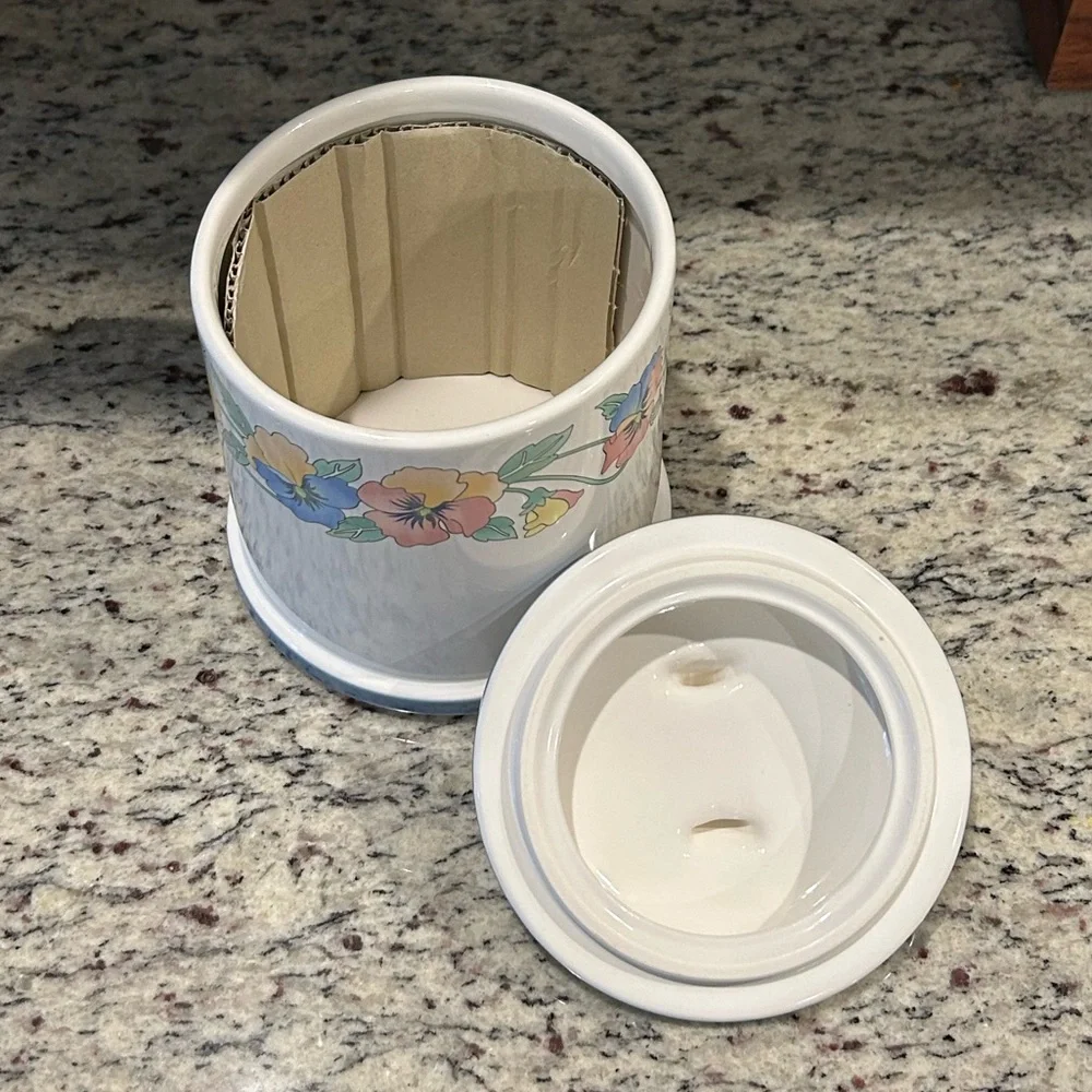 VTG Nishiwaki Japan 1980’s Floral Pansy Ceramic Canister RARE Set of 4 Like New!